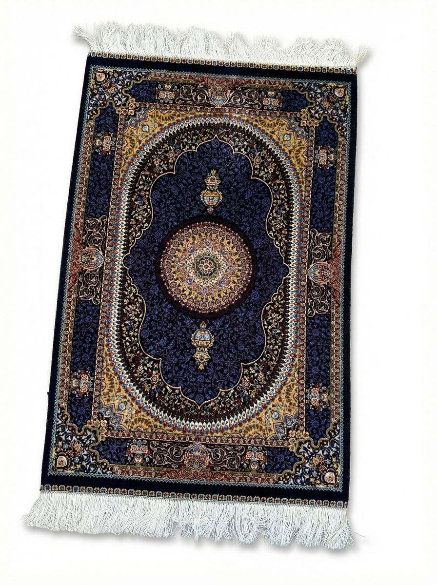 Ghom Seide Perserteppich – Dunkelblau/Gold – 90×60 cm (Maschinell)