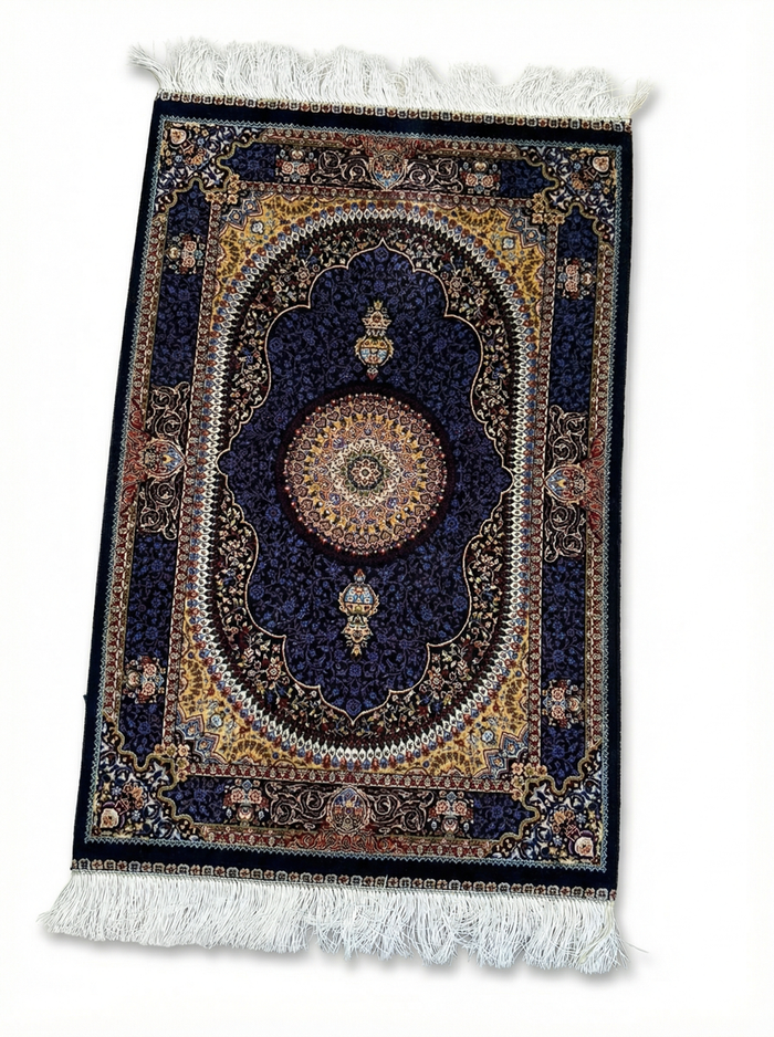 Produktfoto – Ghom Seide Perserteppich Dunkelblau/Gold 90×60 cm