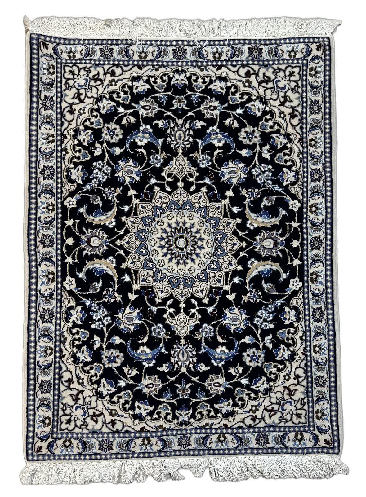 Produktfoto – Nain Perserteppich Dunkelblau mit Stern-Medaillon 126×91 cm