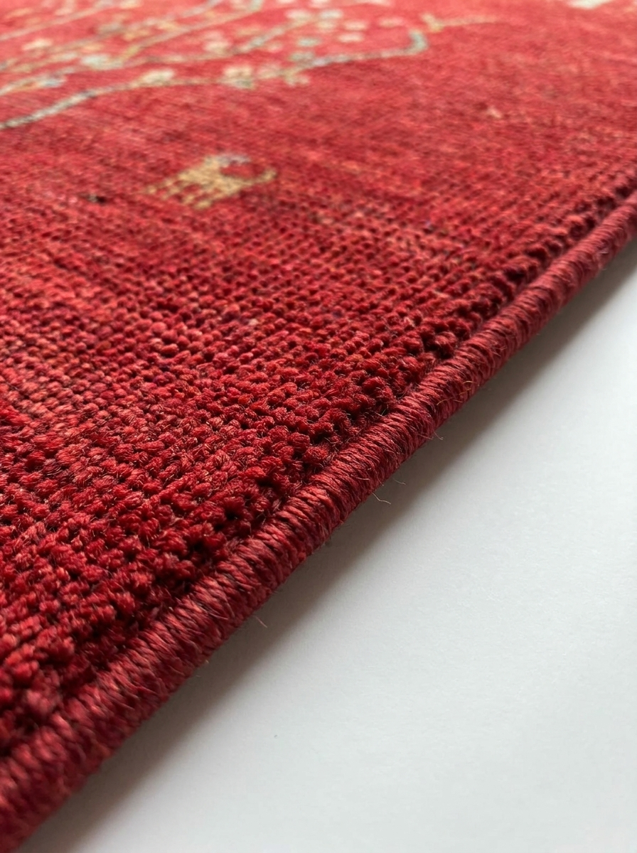 Gabbeh Perserteppich handgeknüpft – 240 × 154 cm – Rot mit Baummotiv
