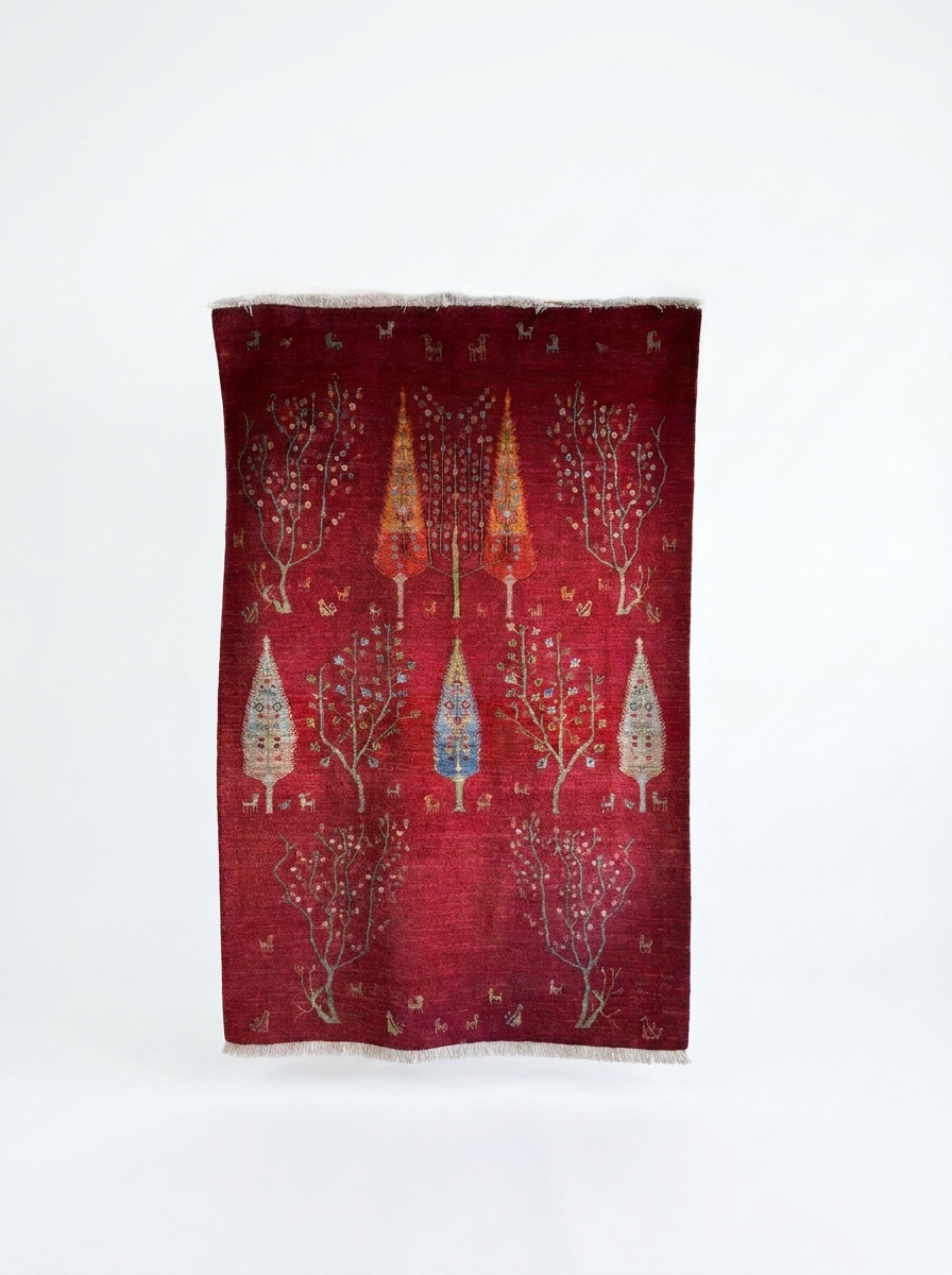 Produktfoto – Gabbeh Perserteppich Rot mit Baummotiv 240×154 cm