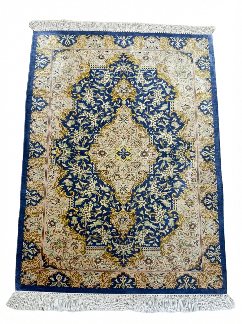 Handgeknüpfter Ghom Seide Perserteppich – Blau/Creme – 80×60 cm